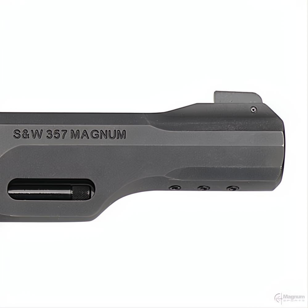 Smith &amp; Wesson Model 327 TRR8 Performance Center