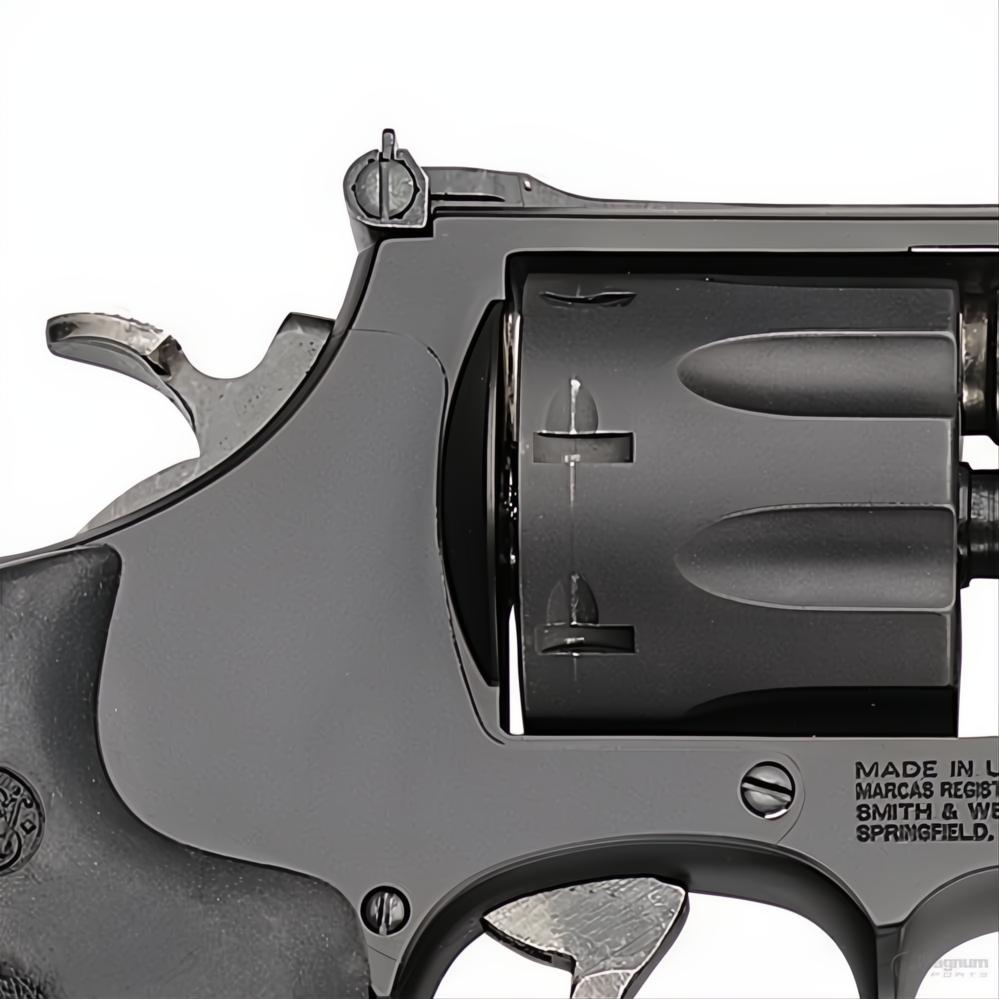 Smith &amp; Wesson Model 327 TRR8 Performance Center